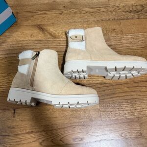 Toms Astrid Boots - Water Repellent Suede